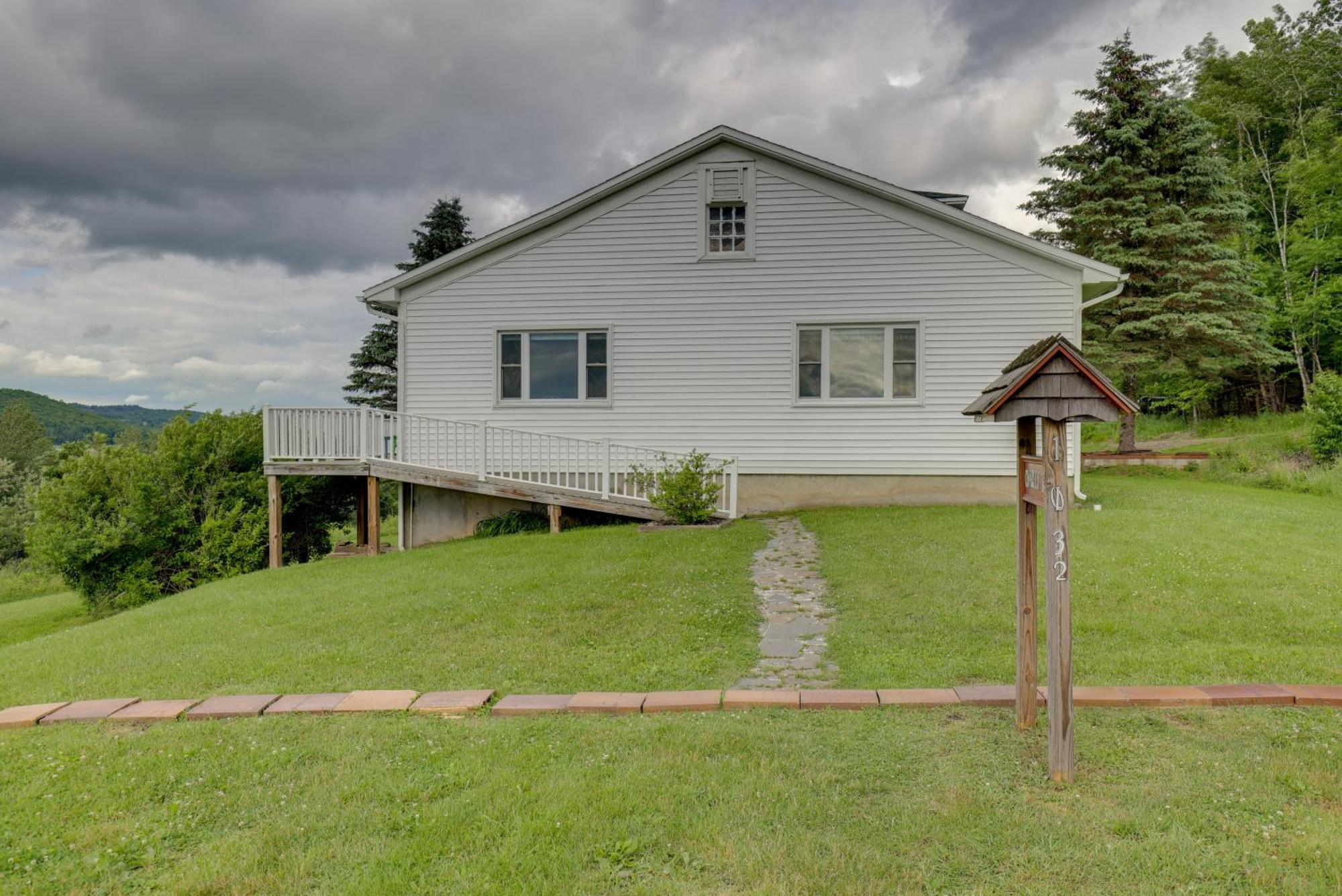 Lawrenceville Apartment With Deck Near Gaming Lands! Exterior foto